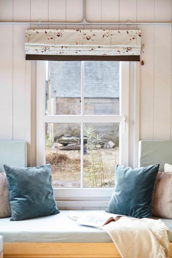 Aileen - Unique Tiny House With Wood Fired Roll Top Bath In Heart Of The Cairngorms Ballater Exterior photo