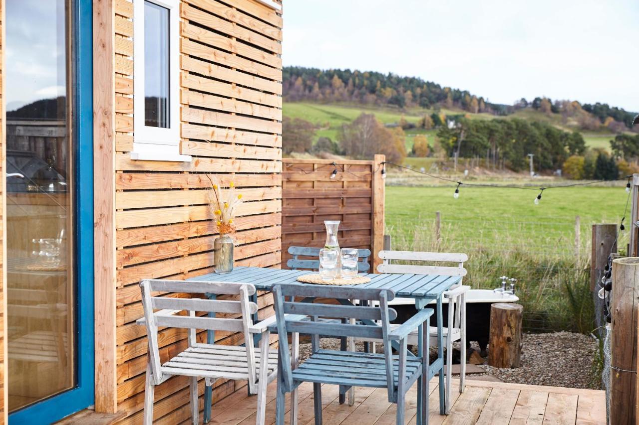 Aileen - Unique Tiny House With Wood Fired Roll Top Bath In Heart Of The Cairngorms Ballater Exterior photo