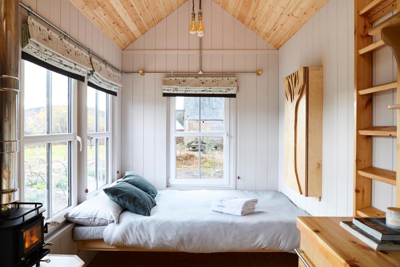 Aileen - Unique Tiny House With Wood Fired Roll Top Bath In Heart Of The Cairngorms Ballater Exterior photo