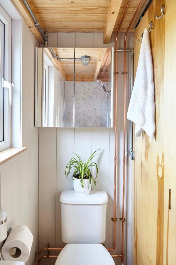 Aileen - Unique Tiny House With Wood Fired Roll Top Bath In Heart Of The Cairngorms Ballater Exterior photo