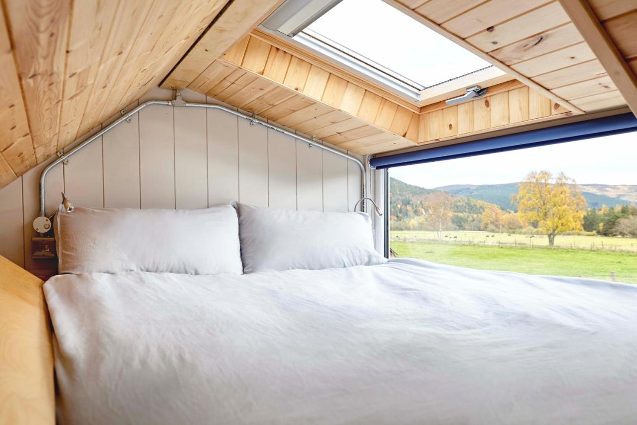 Aileen - Unique Tiny House With Wood Fired Roll Top Bath In Heart Of The Cairngorms Ballater Exterior photo